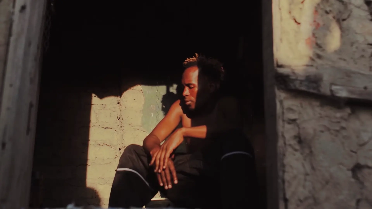 y-celeb-ft-goddy-zm-am-not-fine-official-video-1-50-screenshot Y Celeb ft. Goddy Zm - Am Not Fine (Official Video)