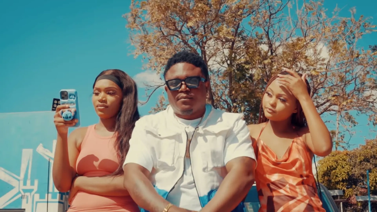 d-bwoy-telem-ft-chile-one-mr-zambia-itepe-official-video-0-5-screenshot D Bwoy Telem ft. Chile One MrZambia - Itepe (Official Video)