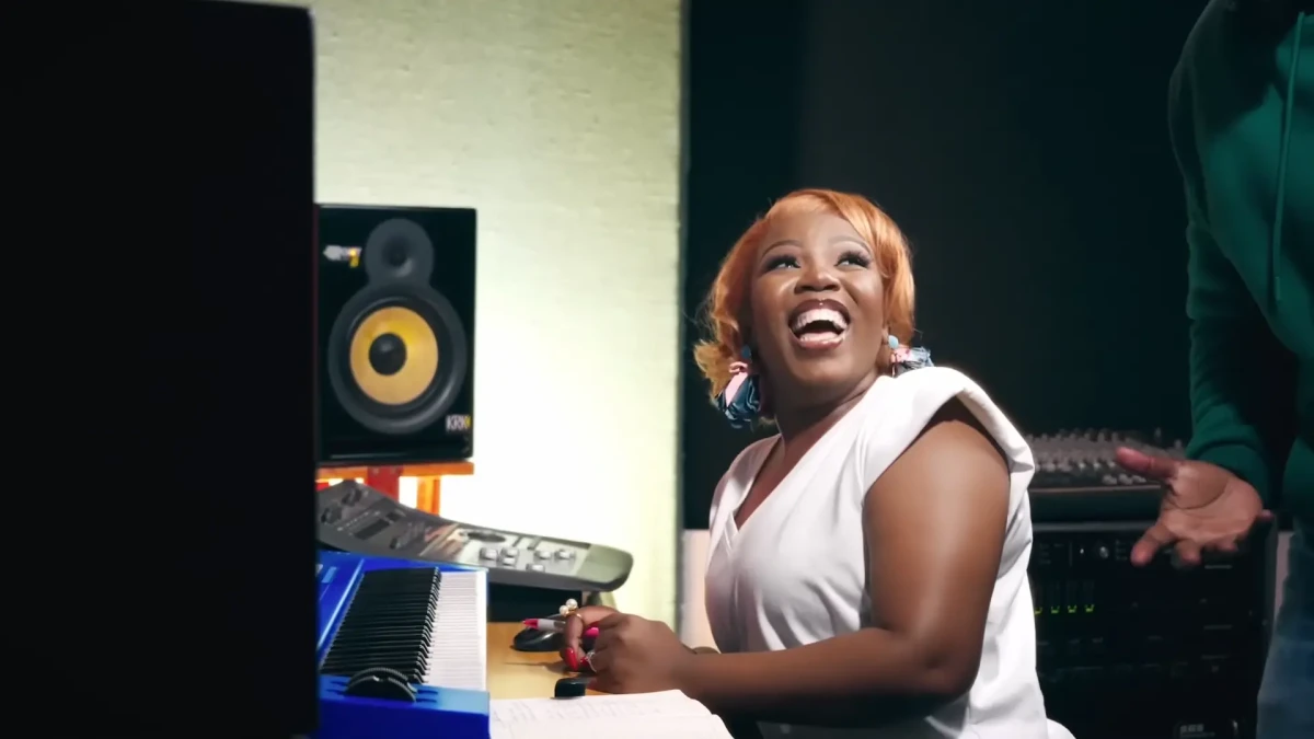 chileshe-bwalya-ubunte-ft-mag44-2-31-screenshot Chileshe Bwalya ft. Mag44 - Ubunte (Official Video)