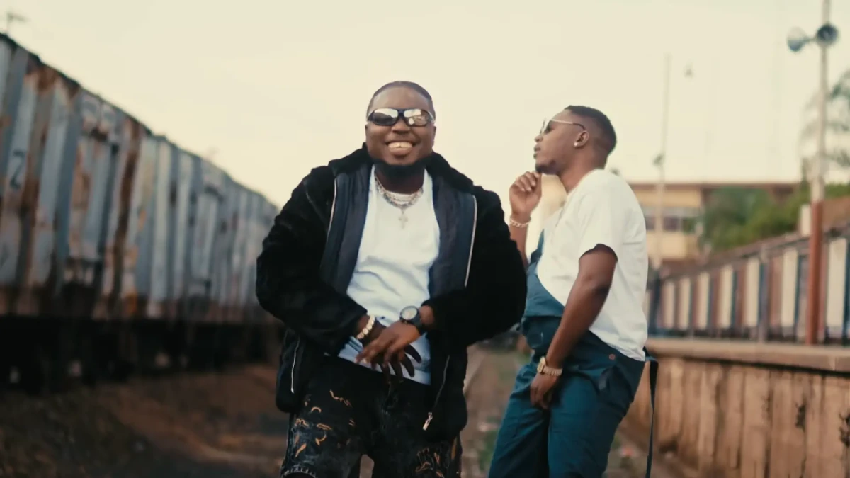 elisha-long-ft-jc-kalinks-badaliseni-official-music-video-1-22-screenshot Elisha Long ft. JC Kalinks - Badaliseni (Official Video)