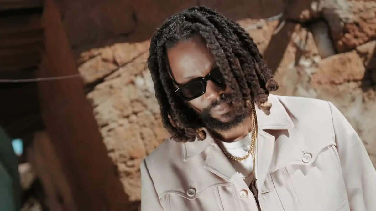 jay-rox-bottom-of-a-wine-glass-official-music-video-0-14-screenshot Jay Rox - Bottom Of The Wine Glass (Official Video)