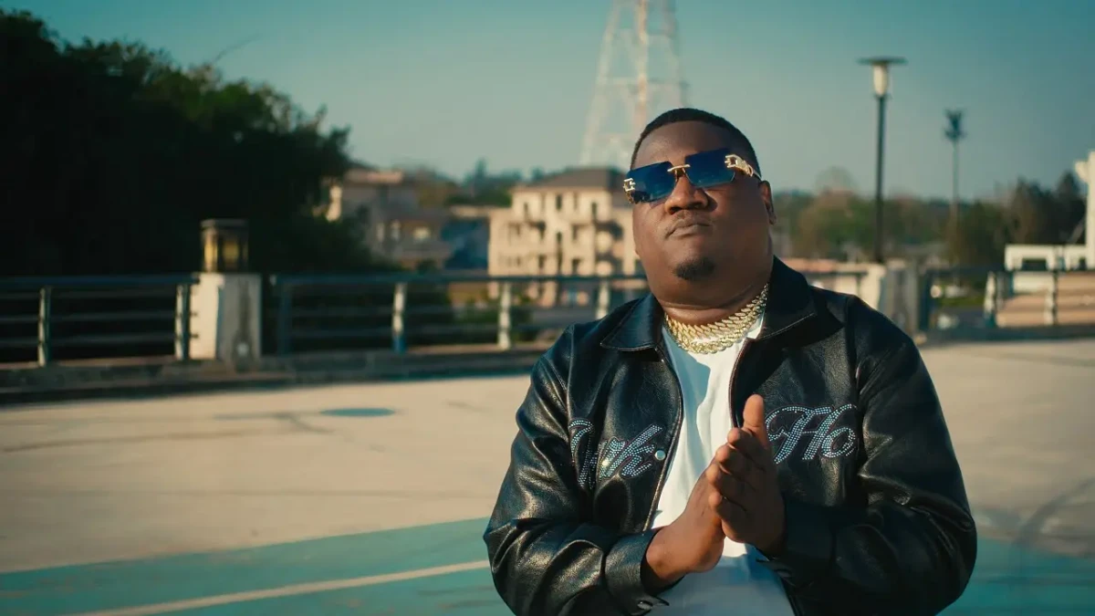 kiss-b-sai-baba-ft-flex-awe-bamo-abanensu Kiss B Sai Baba ft. Flex - Awe! (Bamo Abanensu)